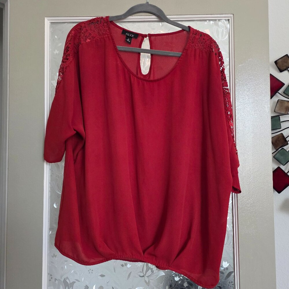 Beautiful burnt orange blouse - size M (a large medium)
